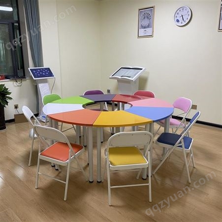 彩色拼接团体桌 团体活动桌椅心理器材