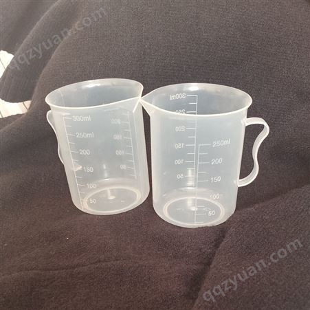 我厂销售   小量杯    透明塑料杯  口服液杯   可加工定制