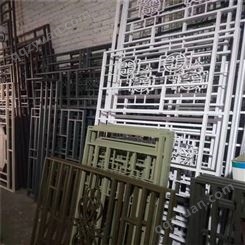 重庆 木纹色铝花格规格订做 喷涂铝窗花供应厂家