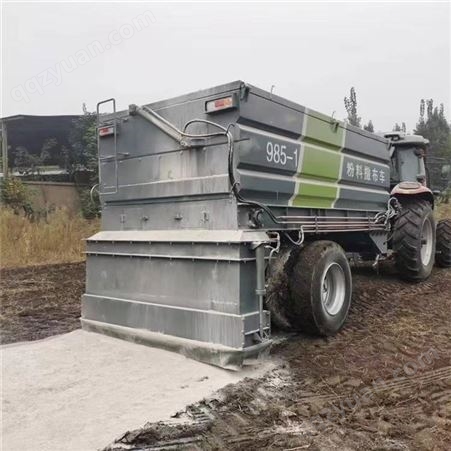 水泥撒布车 拖拉机牵引式撒灰车 8方机械控制白灰粉料摊铺机